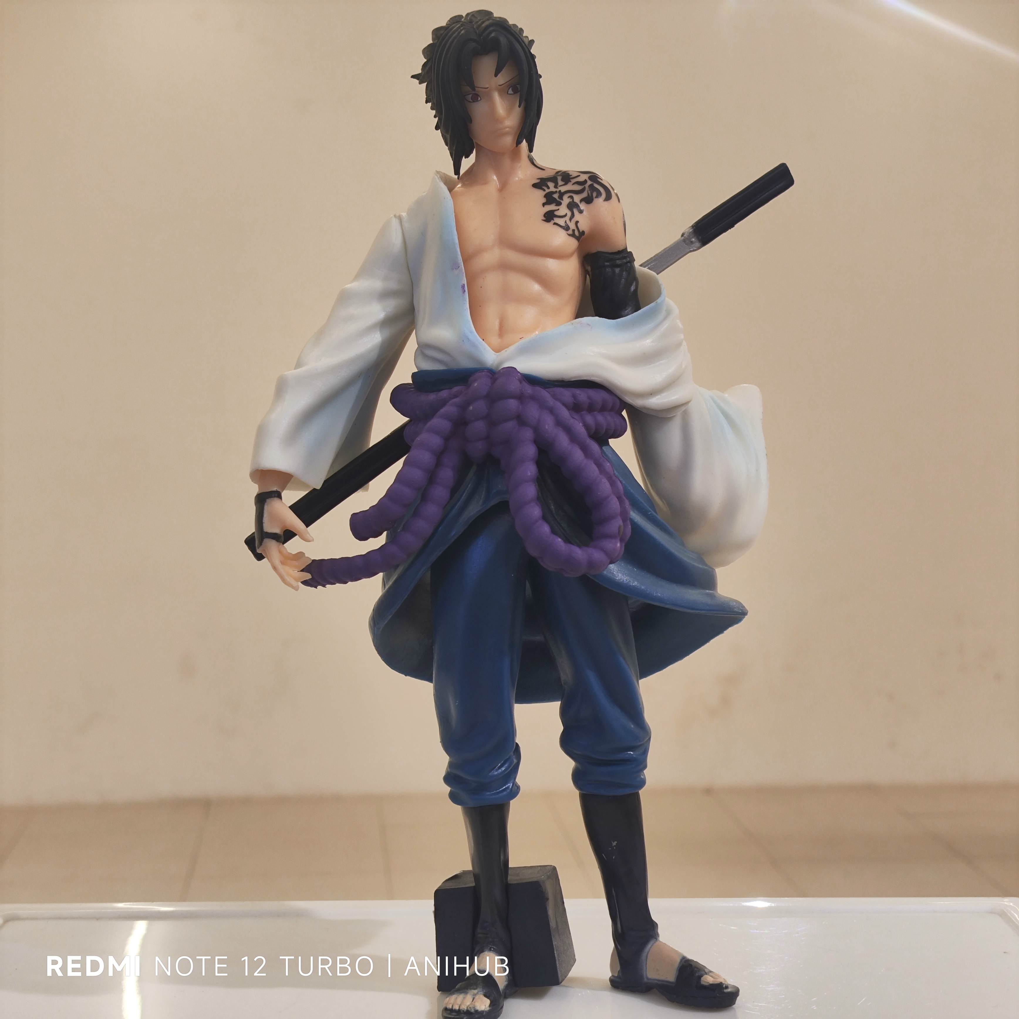 Sasuke Grandista With White Shirt