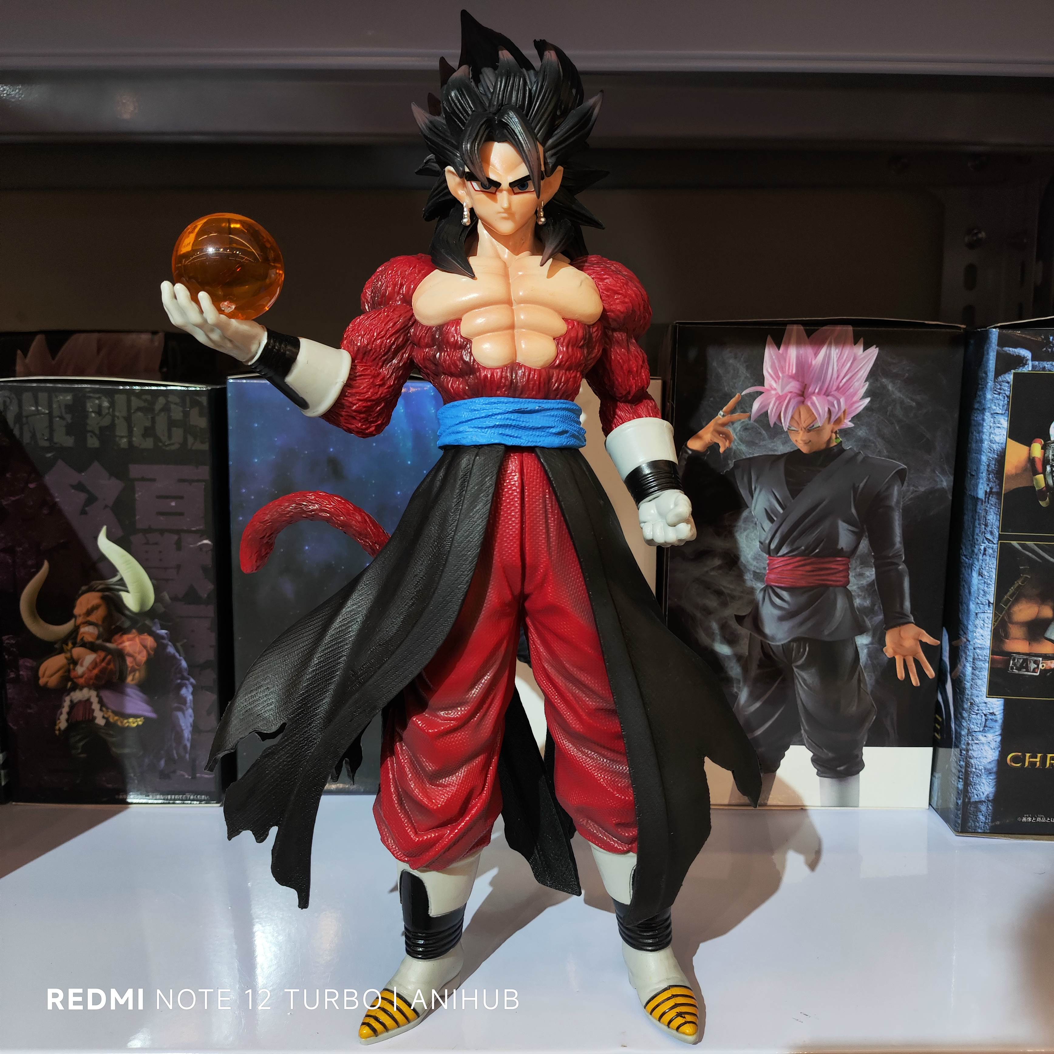 Dragon Ball Son Goku Super Saiyan-4 30cm
